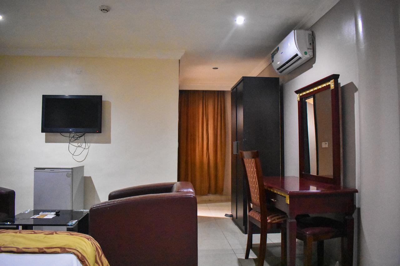 Beni Hotel Lagos Exterior photo